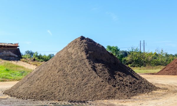 Black Dirt Delivery in West Des Moines