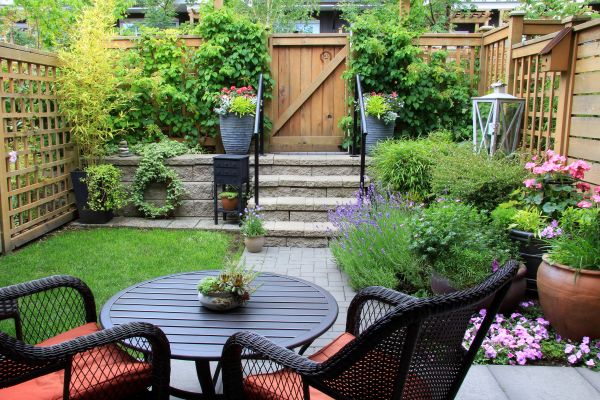 Small Yard Landscaping in West Des Moines