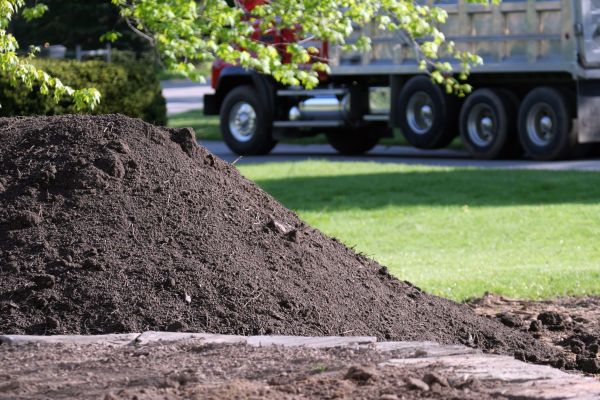 Yard Dirt Delivery in West Des Moines