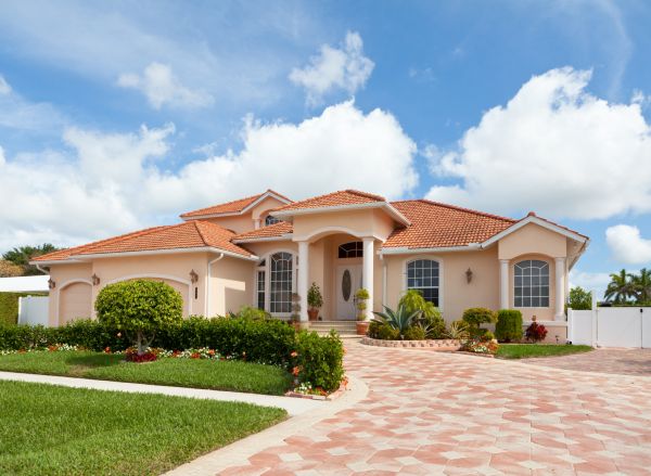 Landscape Curb Appeal Service in West Des Moines