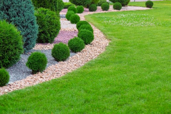 Edging Stones Installation in West Des Moines