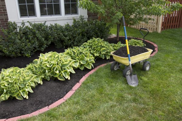 Landscape Mulching in West Des Moines