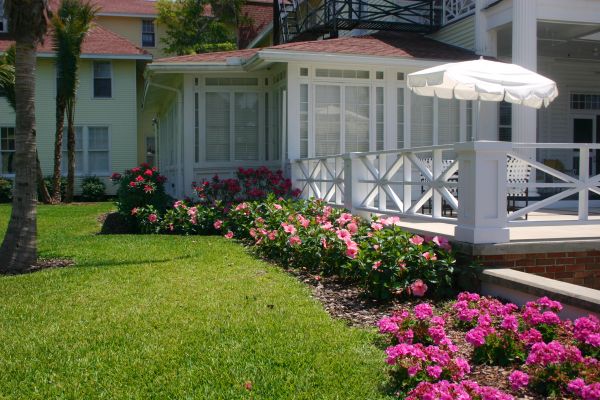 Deck Landscaping Service in West Des Moines