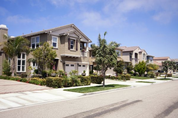 Neighborhood Landscaping in West Des Moines